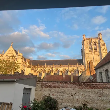 Le Reflet De La Cathedrale * サントメール